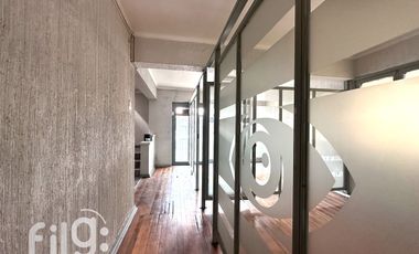 Arriendo Casa Comercial 2 Pisos en Avenida, 260 m² Terreno, Estacionamientos