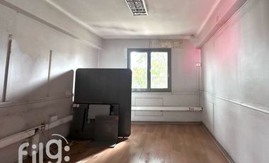 Arriendo Casa Comercial 2 Pisos en Avenida, 260 m² Terreno, Estacionamientos