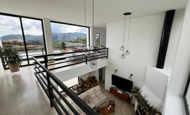 VENTA CASA CAMPESTRE LOMA DEL ESCOBERO ENVIGADO