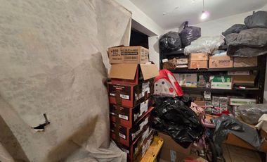 Bodega comercial en renta con pequeño departamento