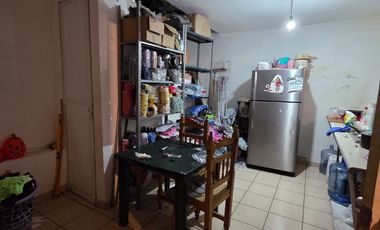 Bodega comercial en renta con pequeño departamento