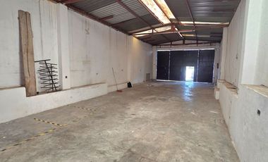 Bodega comercial en renta con pequeño departamento