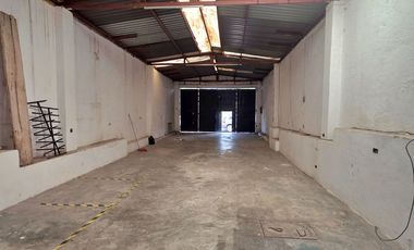 Bodega comercial en renta con pequeño departamento