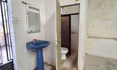 Bodega comercial en renta con pequeño departamento