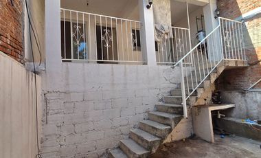 Bodega comercial en renta con pequeño departamento