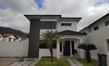 Casa de alquiler en la Urbanización Punta Esmeralda, Vía a la Costa.
