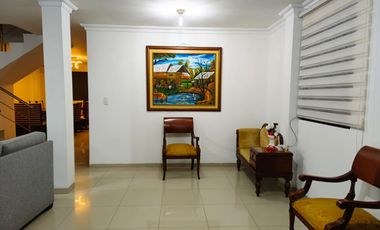 Casa de alquiler en la Urbanización Punta Esmeralda, Vía a la Costa.