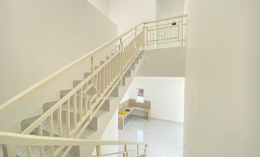 Disewa Rumah Hoek 2 Lantai Baru di Clematis Metland Puri