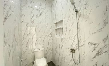 Disewa Rumah Hoek 2 Lantai Baru di Clematis Metland Puri