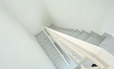 Disewa Rumah Hoek 2 Lantai Baru di Clematis Metland Puri