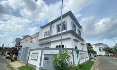Disewa Rumah Hoek 2 Lantai Baru di Clematis Metland Puri