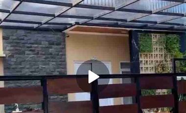 Dijual Vila dengan View Cantik Persawahan di Dekat Kaki Gunung