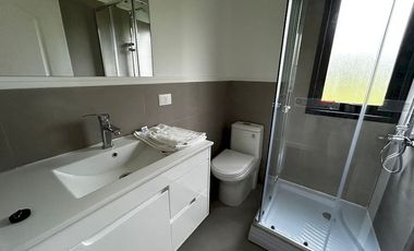 Casa en arriendo año corrido -4 dormitorios a 4 km de Pucón
