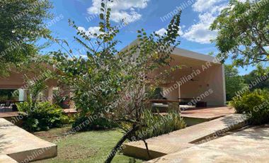 Lote de 615.9m2 Privada Residencial Jardines de Rejoyada Zona Norte de Merida