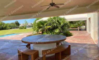 Lote de 615.9m2 Privada Residencial Jardines de Rejoyada Zona Norte de Merida
