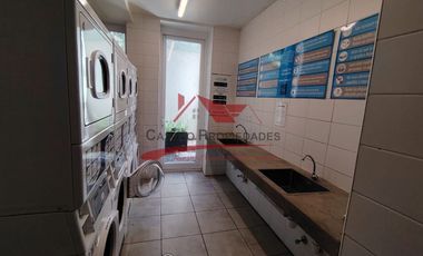Hermoso Departamento Piso 14, con 2 Dormitorios, 1 Baño, Bodega, Estacionamiento, Comuna de La Cisterna.