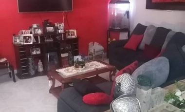 BONITA CASA CON DEPARTAMENTO