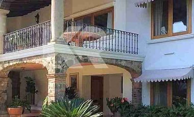 $80,000 MXN RENTA CASA SOLA CON SEGURIDAD, SIN MUEBLES