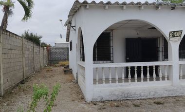 @En Venta Casa con amplio Terreno en Ballenita vía a Chuyuipe