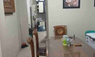 Rumah cantik plus usaha minimarket murah, BU, Di jual seharga tanah saja karena di bank, lokasi di Maguwoharjo belakang RS HERMINA
