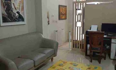 Rumah cantik plus usaha minimarket murah, BU, Di jual seharga tanah saja karena di bank, lokasi di Maguwoharjo belakang RS HERMINA