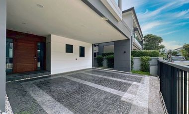 For Rent ​​​​The City Bangna L Size, Luxury detached house, New project, Next to Mega-Bangna. Brand new house best location close to the clubhouse
