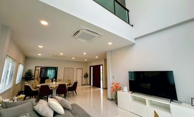 For Rent ​​​​The City Bangna L Size, Luxury detached house, New project, Next to Mega-Bangna. Brand new house best location close to the clubhouse