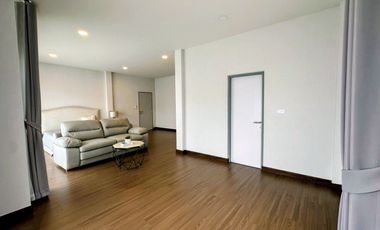 For Rent ​​​​The City Bangna L Size, Luxury detached house, New project, Next to Mega-Bangna. Brand new house best location close to the clubhouse