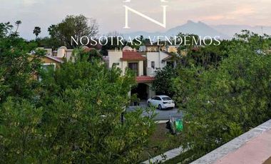 Casa en Renta en Pedregal de Apodaca frente a parque