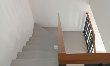 TERDEKAT ke Griya Arcamanik Rumah LUAS Kamar BANYAK harga MURAH di Arcamanik Antapani Bandung dijual