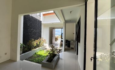 Rumah cantik dengan inner garden