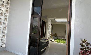 Rumah cantik dengan inner garden