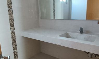 ENORME CASA EN RENTA EN MILENIO Querétaro, 3 recamaras cada una con baño de oportunidad !