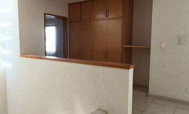 ENORME CASA EN RENTA EN MILENIO Querétaro, 3 recamaras cada una con baño de oportunidad !