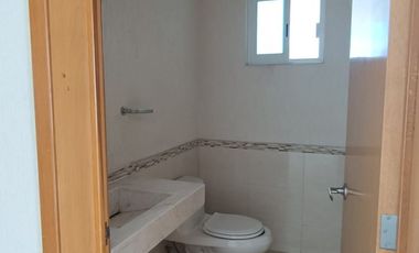 ENORME CASA EN RENTA EN MILENIO Querétaro, 3 recamaras cada una con baño de oportunidad !