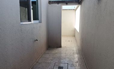 ENORME CASA EN RENTA EN MILENIO Querétaro, 3 recamaras cada una con baño de oportunidad !