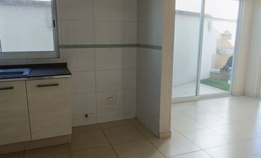 ENORME CASA EN RENTA EN MILENIO Querétaro, 3 recamaras cada una con baño de oportunidad !
