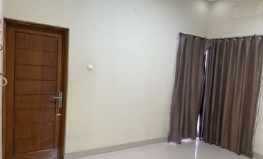 Rumah Mewah 2 Lantai di Perum Casa Bella Karangasem, Hunian Eksklusif Kapasitas Besar Dekat Kampus UMS
