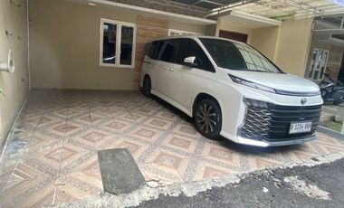 Rumah Mewah 2 Lantai di Perum Casa Bella Karangasem, Hunian Eksklusif Kapasitas Besar Dekat Kampus UMS