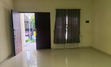 Rumah Mewah 2 Lantai di Perum Casa Bella Karangasem, Hunian Eksklusif Kapasitas Besar Dekat Kampus UMS