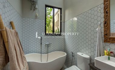 DISEWAKAN VILLA DENGAN 3 KAMAR TIDUR DI PAYANGAN