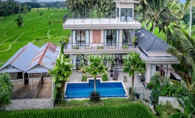 DISEWAKAN VILLA DENGAN 3 KAMAR TIDUR DI PAYANGAN