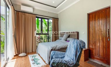 DISEWAKAN VILLA DENGAN 3 KAMAR TIDUR DI PAYANGAN