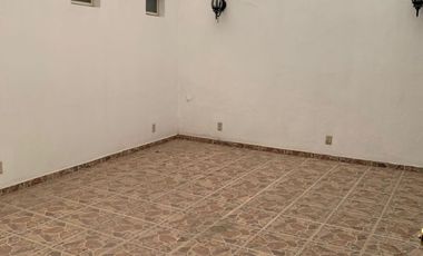 Venta Casa en Chapalita, Jardin de San Ignacio, 380m2