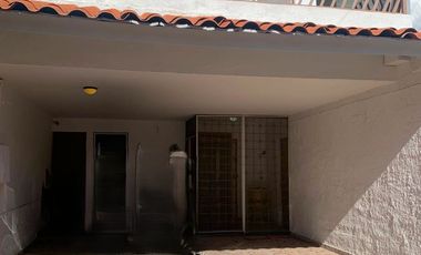 Venta Casa en Chapalita, Jardin de San Ignacio, 380m2