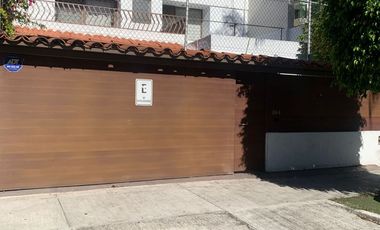 Venta Casa en Chapalita, Jardin de San Ignacio, 380m2