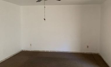 Venta Casa en Chapalita, Jardin de San Ignacio, 380m2
