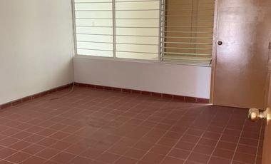 Venta Casa en Chapalita, Jardin de San Ignacio, 380m2
