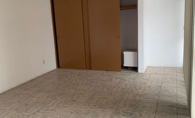 Venta Casa en Chapalita, Jardin de San Ignacio, 380m2