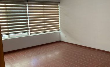 Venta Casa en Chapalita, Jardin de San Ignacio, 380m2